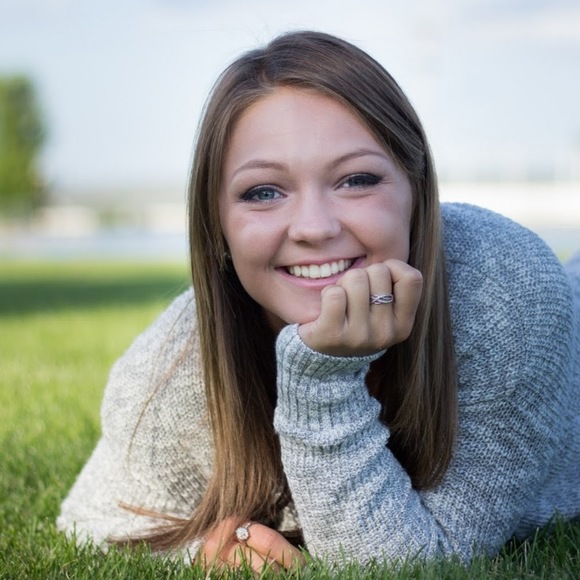 Meet your Posher, Courtney - Picture 1 of 1